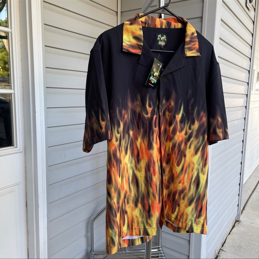 New Benny's Button Down Fire Flames Shirt M